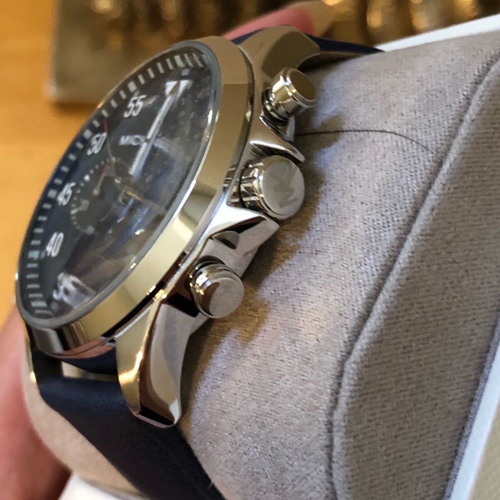 Mk men leather watch - Picture 4 of 6